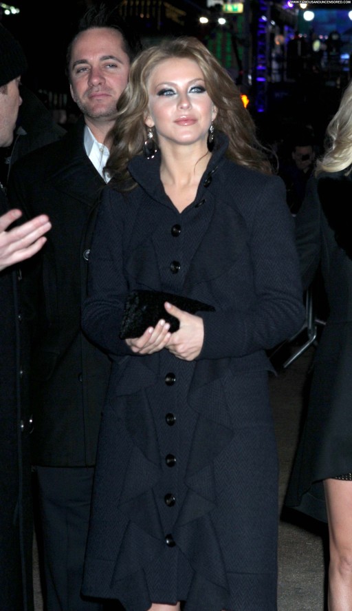 Julianne Hough Beautiful Babe Posing Hot Celebrity High Resolution Straight