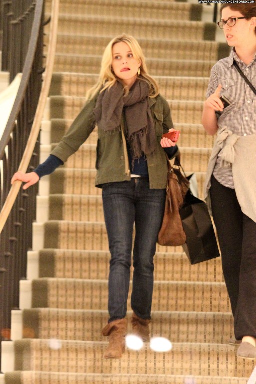 Reese Witherspoon Celebrity Posing Hot High Resolution Babe New York Beautiful Straight