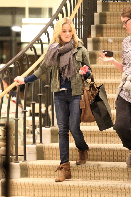 Reese Witherspoon Celebrity Posing Hot High Resolution Babe New York Beautiful Straight