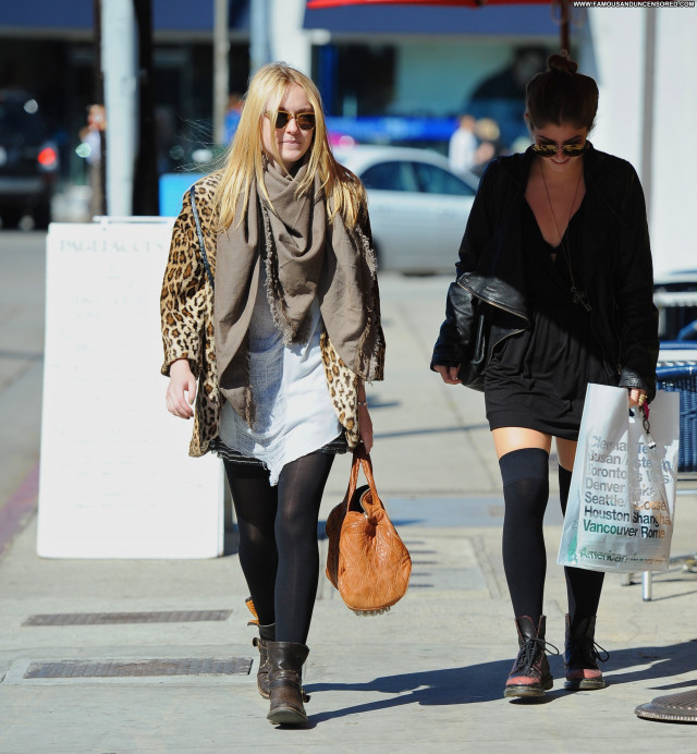 Dakota Fanning Los Angeles Babe Celebrity Beautiful Shopping Posing