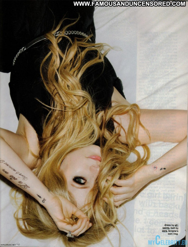 Avril Lavigne No Source Celebrity Babe Beautiful Canada Sexy Posing