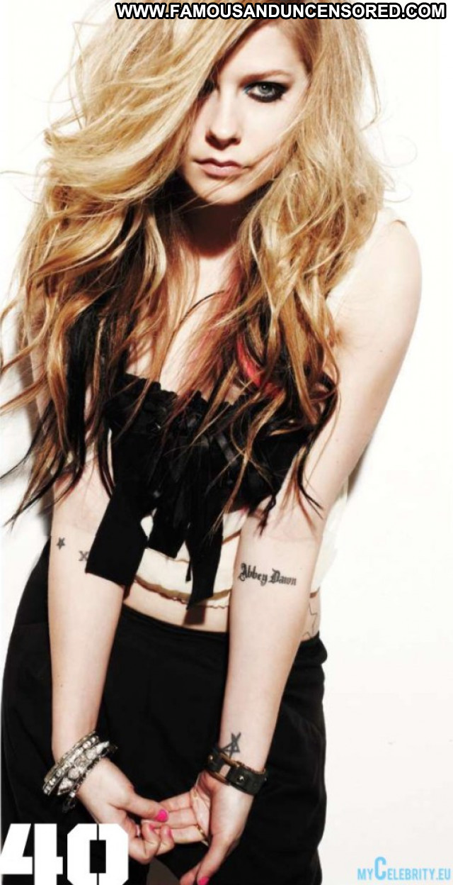 Avril Lavigne No Source Babe Canada Sexy Beautiful Posing Hot
