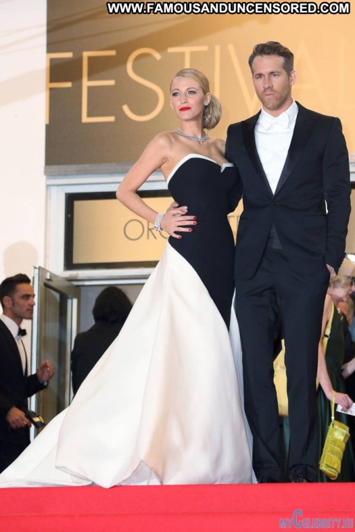 Blake Lively Red Carpet Posing Hot Babe Celebrity Beautiful Straight Usa Movie