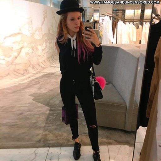 Bella Thorne Beautiful Babe Celebrity Posing Hot Straight
