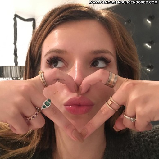 Bella Thorne Beautiful Babe Celebrity Posing Hot Straight