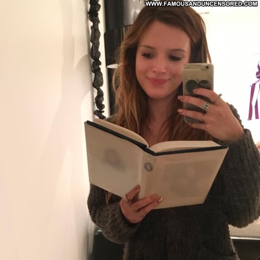 Bella Thorne Beautiful Babe Celebrity Posing Hot Straight