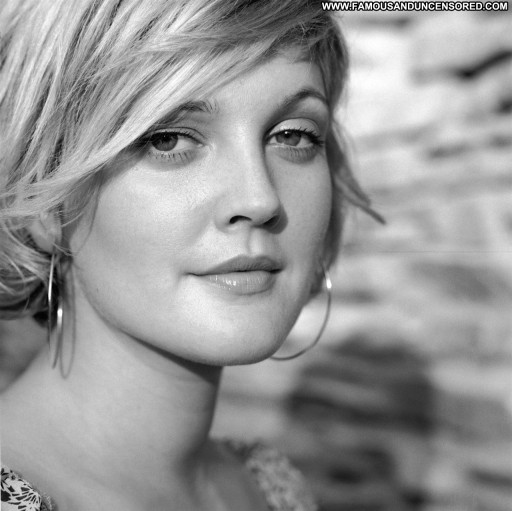 Drew Barrymore Straight Posing Hot Babe Beautiful Magazine Celebrity