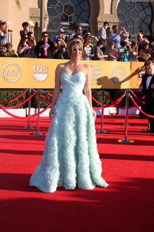 Kaley Cuoco Celebrity Posing Hot Straight Babe Beautiful