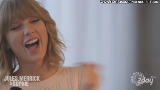 Taylor Swift Celebrity Posing Hot Babe Beautiful Straight