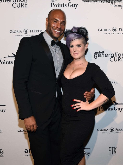 Kelly Osbourne Posing Hot Beautiful Celebrity Straight Babe