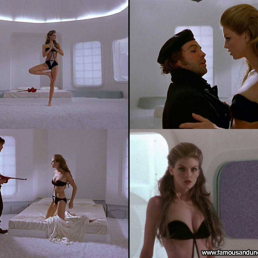 Angela Lindvall Straight Beautiful Sexy Celebrity Nude Scene