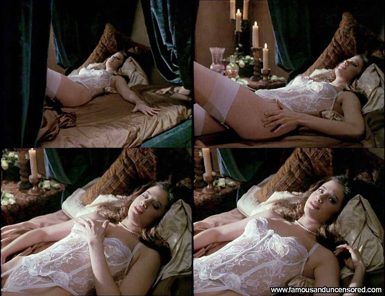 Mira Sorvino Topless