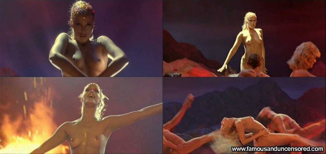 Elizabeth Berkley Showgirls Beautiful Nude Scene Celebrity Sexy
