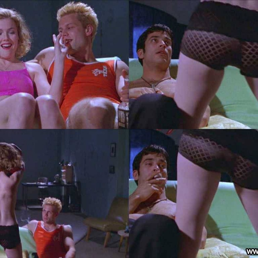 Kathleen Robertson Sexy Beautiful Straight Nude Scene Celebrity